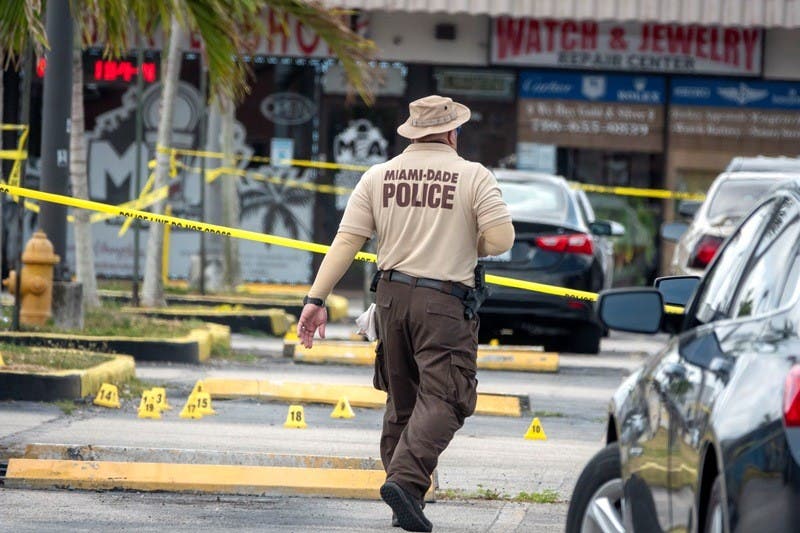 Dos muertos y 20 heridos en un tiroteo en Miami a la salida de un concierto