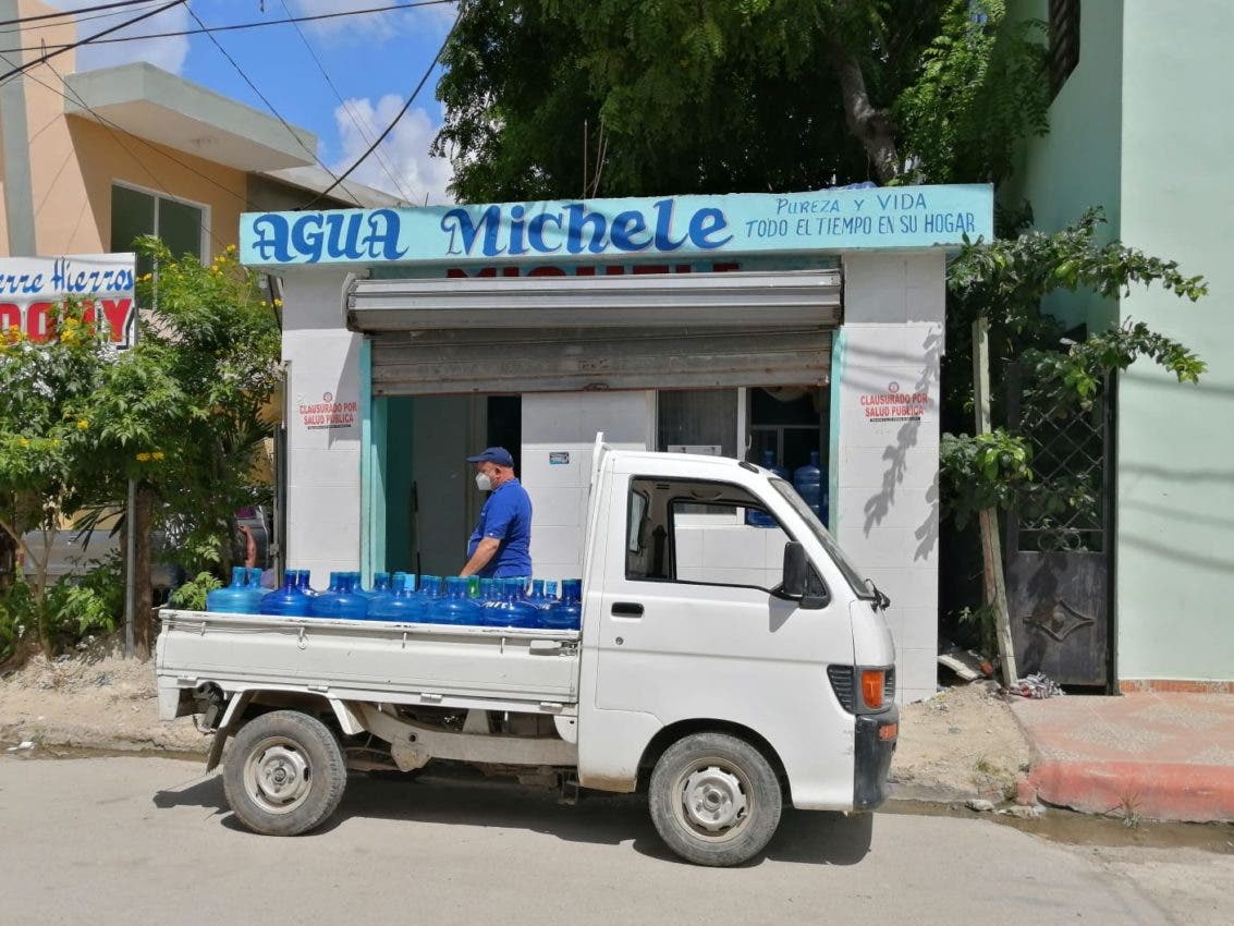 Salud Pública cierra varias plantas de agua por operar de forma ilegal