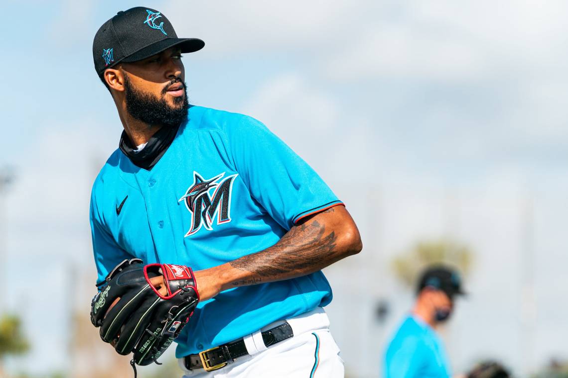 El dominicano Sandy Alcántara frena en seco la mala racha de los Marlins