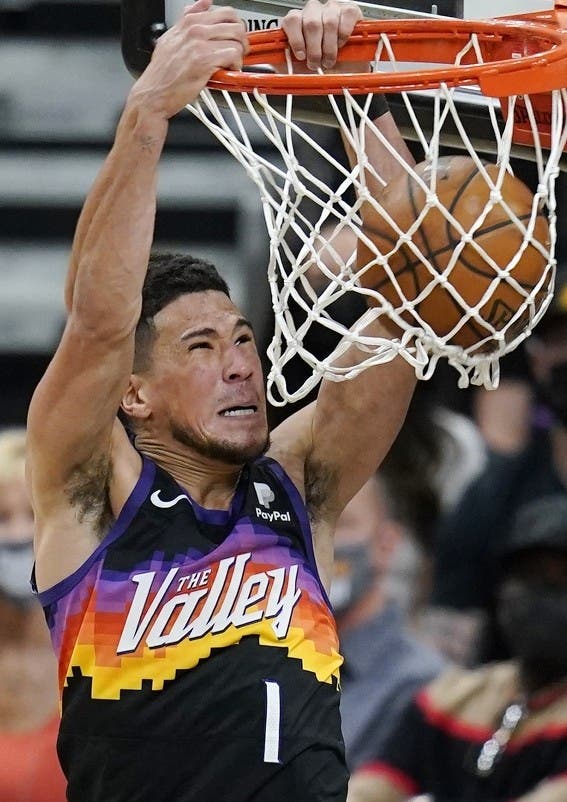 Suns aplastan a los Lakers