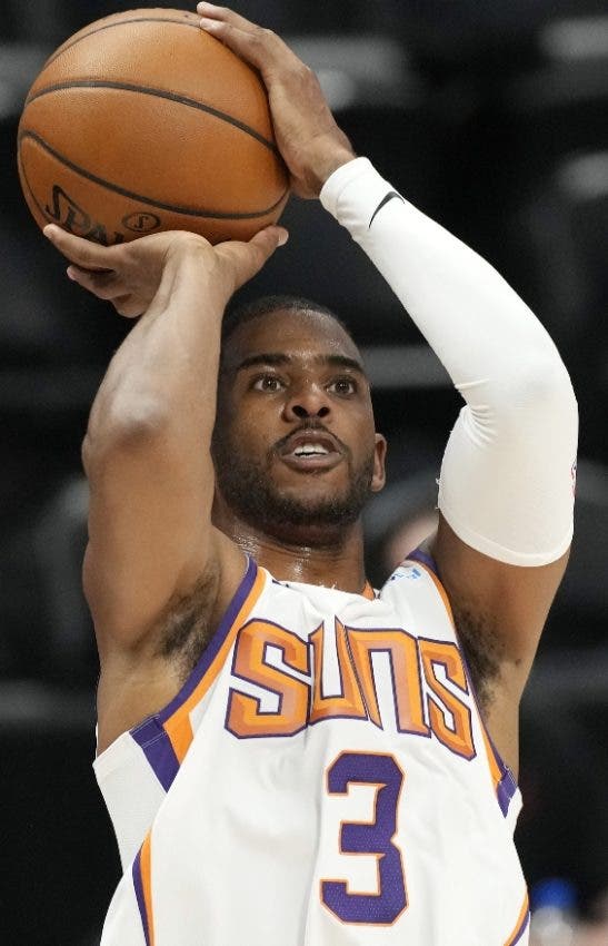 Paul y Booker Lideran barrida Suns a Nuggets