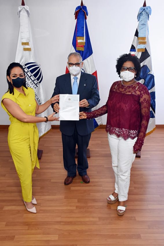 Reciben anteproyecto de Estadística Pública