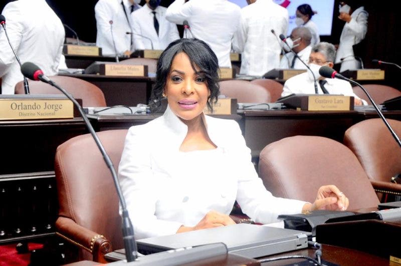 Diputada aclara sobre resolución que se atribuyó otro legislador
