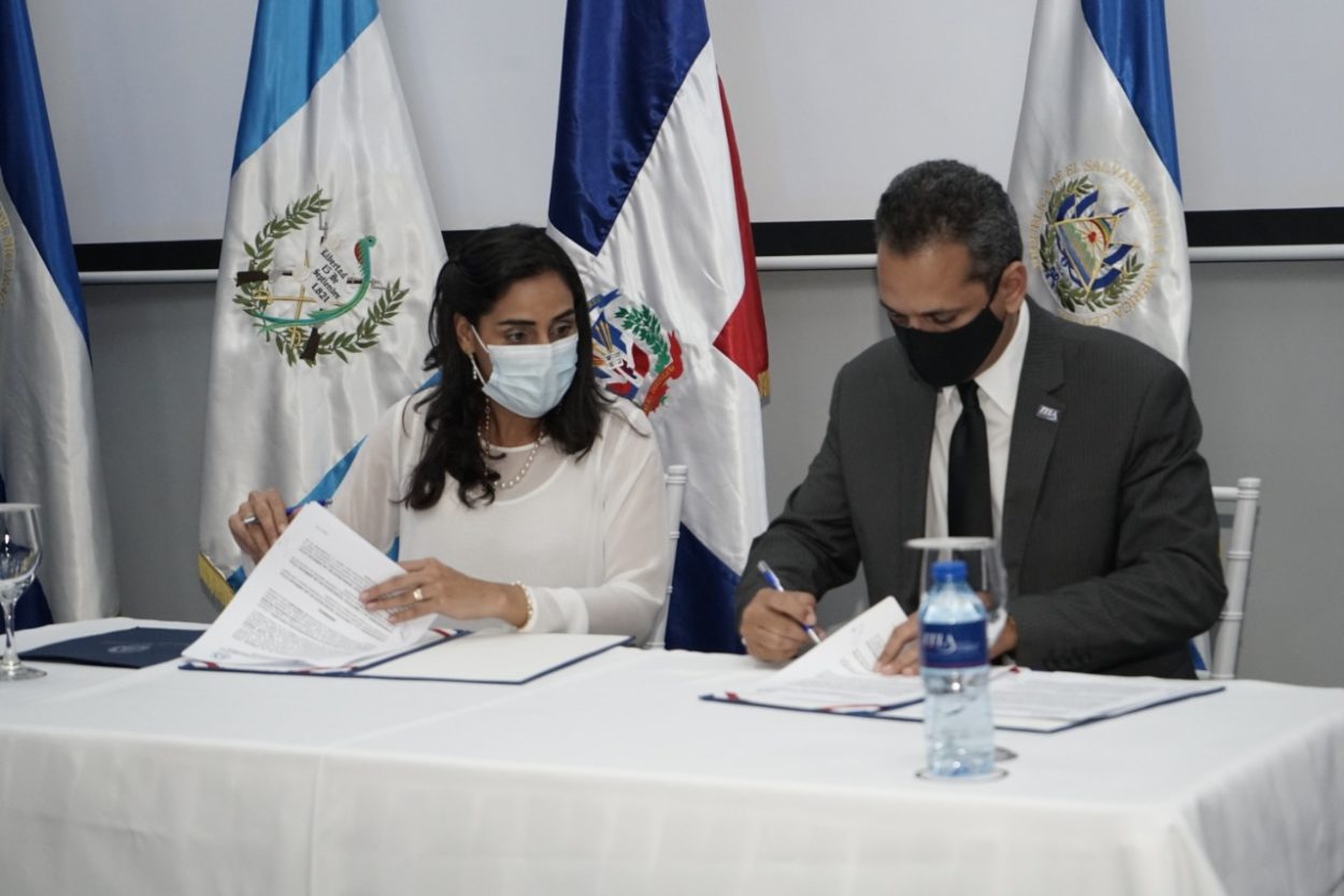 Firman convenio de cooperación tecnológica