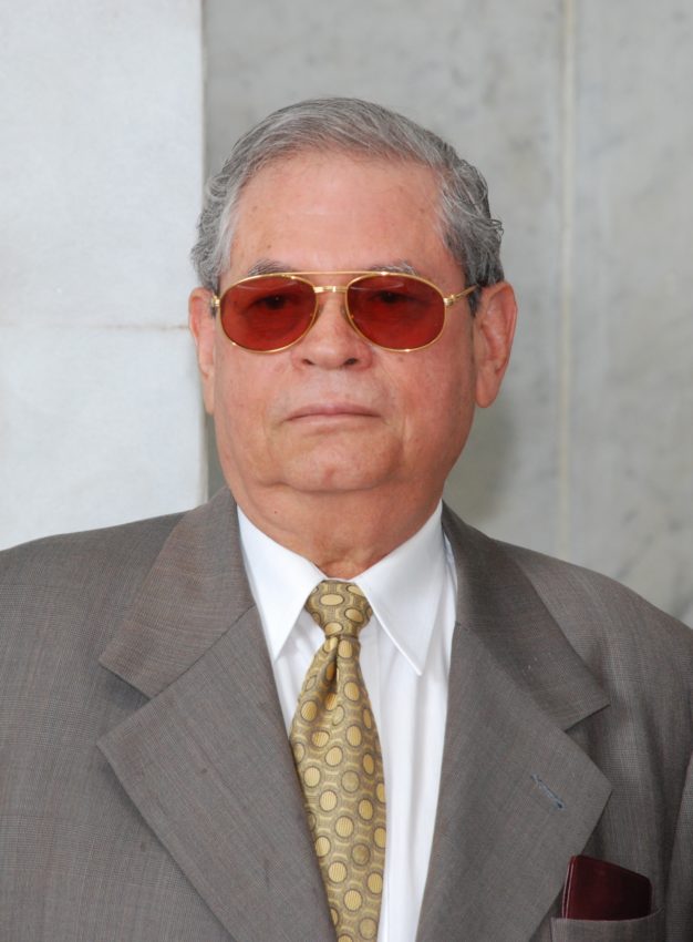 Sepultan restos del profesor Almánzar