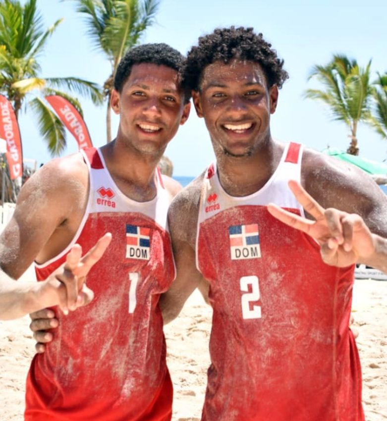 Martínez y De Jesús clasifican a Panam