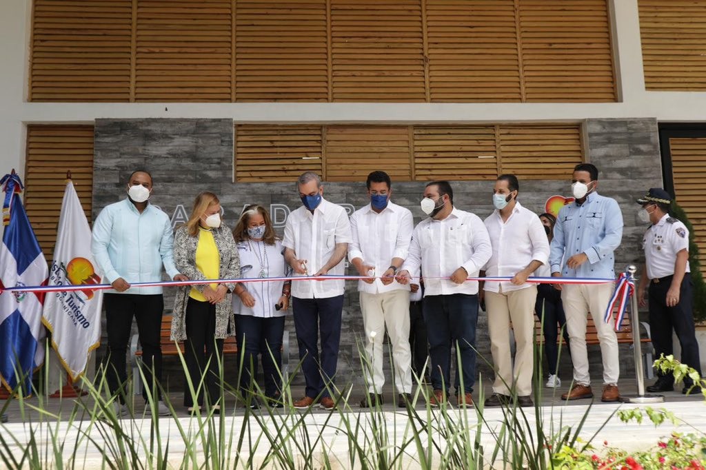 Abinader inaugura parque La Confluencia en Jarabacoa
