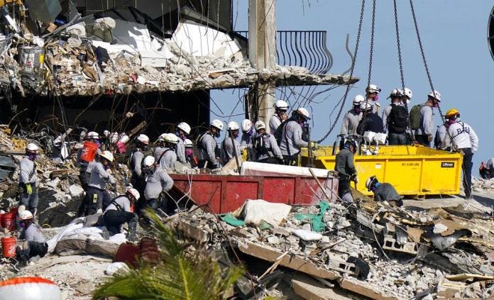 Aumentan a 22 los muertos por el derrumbe en Miami-Dade