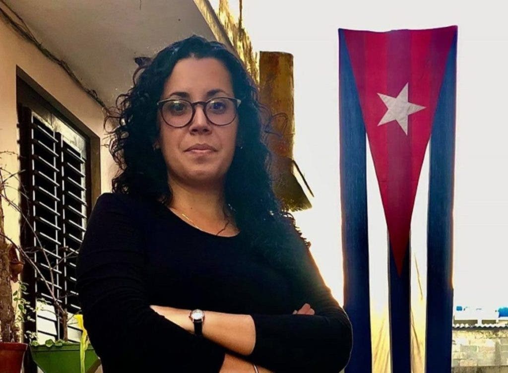 La periodista Acosta, es corresponsal de el diario ABC en La Habana