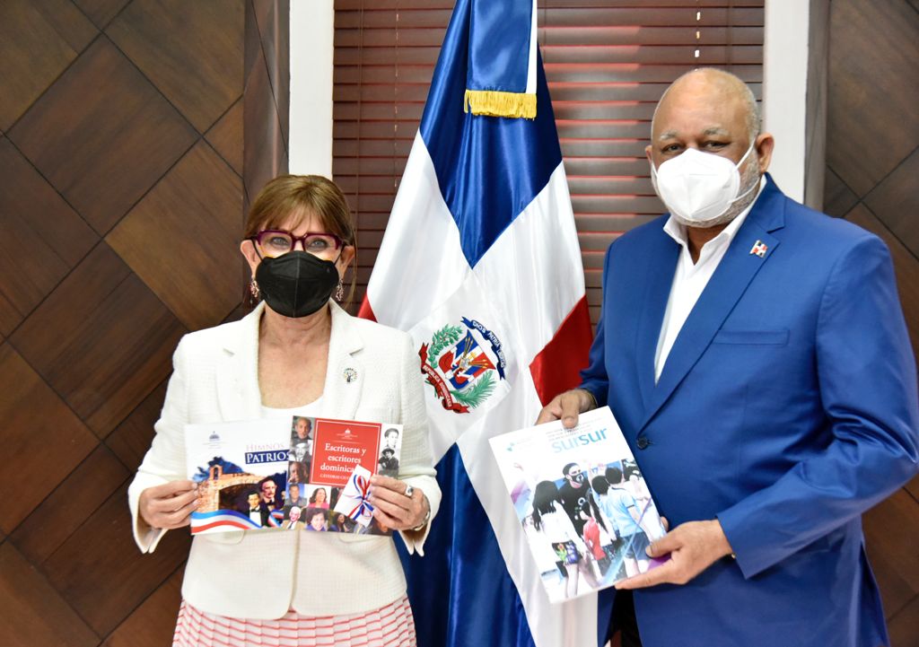 Ministro de Educación recibe a Rebeca Grynspan