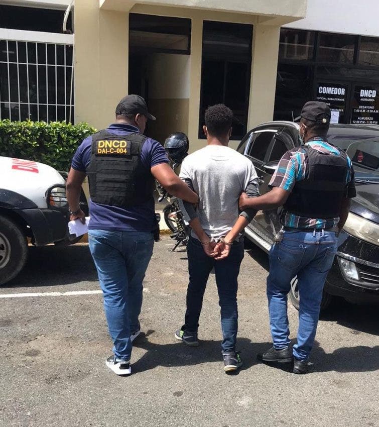 Apresan exagente DNCD ligan envío coca  Bruselas