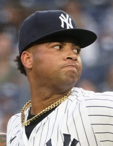 Novato Luis Gil brilla en debut con Yankees