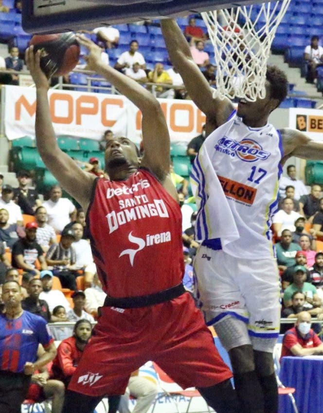 Guerrero y Burtt Héroes en triunfo de los Leones LNB