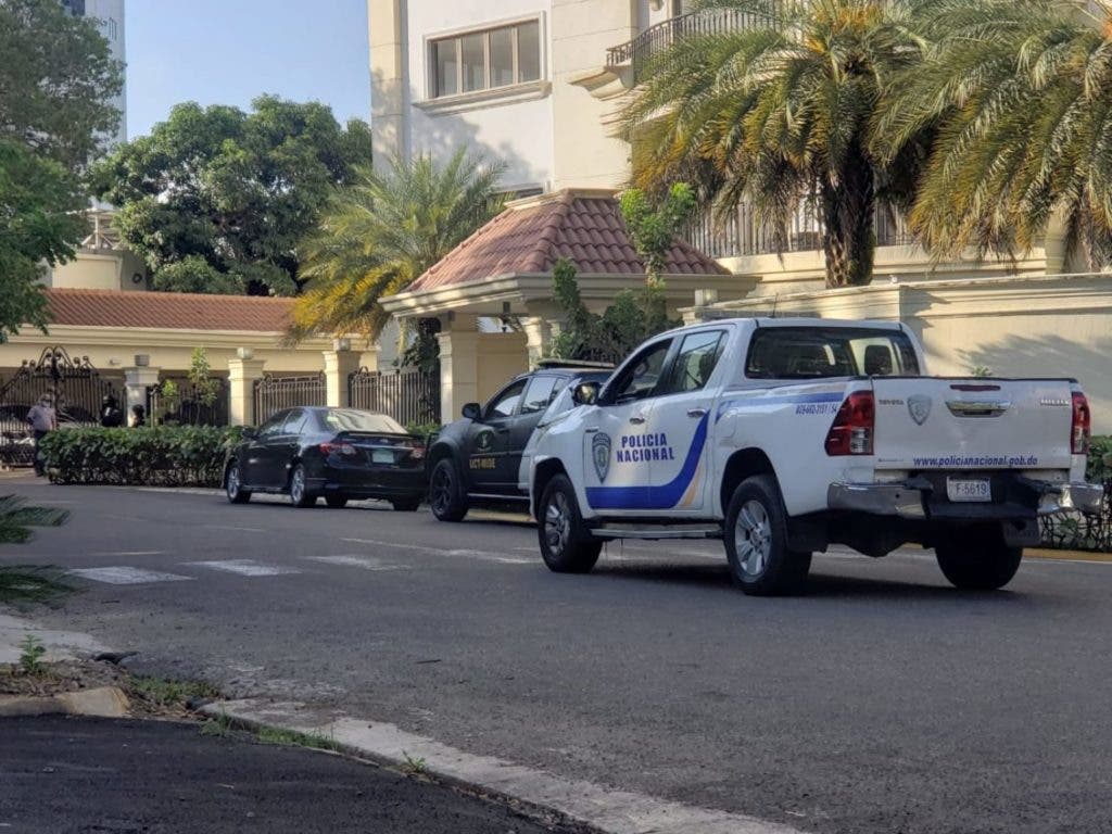 En la Operación Falcón realizada este miércoles por la Dirección General de Persecución del Ministerio Público, fue detenido el director de Comunidad Digna, Juan Maldonado Castro y otras cinco personas.