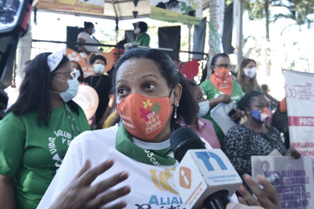 ACD pidió que comisión bicameral que estudia el CP, incluya el tema de las tres causales, contemplando la despenalización en esas circunstancias.