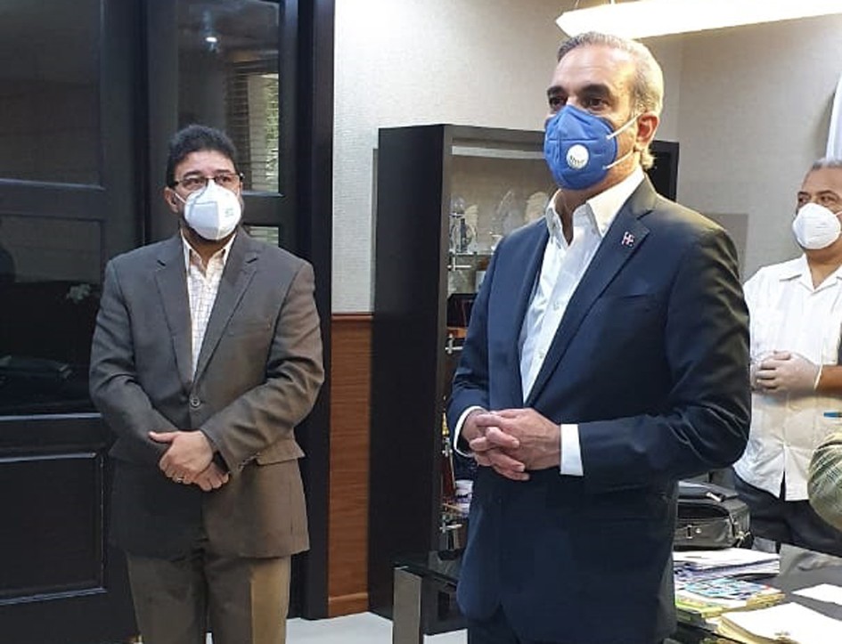 Abinader y Camacho se regocijan triunfo Reinas del Caribe