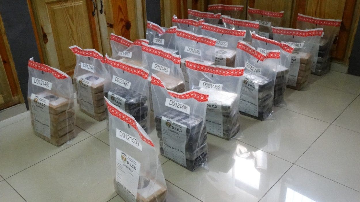 DNCD incauta 97 paquetes de cocaína en Barahona