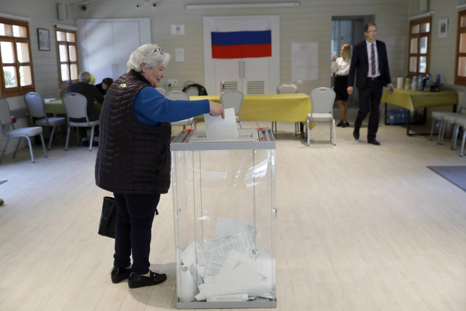 Denuncian irregularidades en elecciones parlamentarias rusas