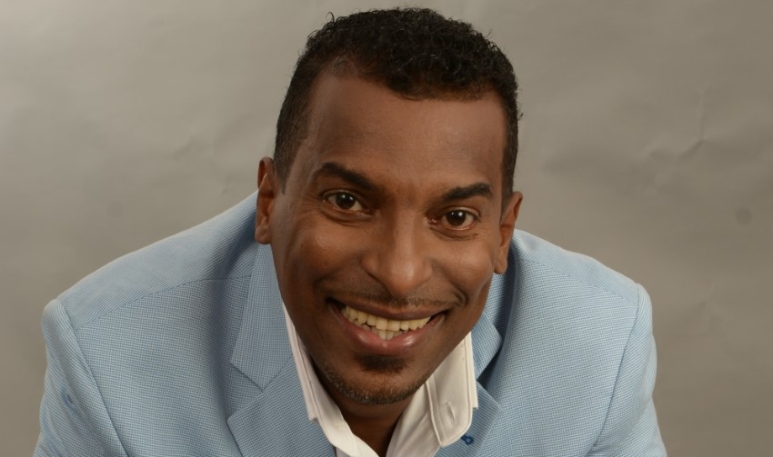 Salsero dice logra pegada con temas