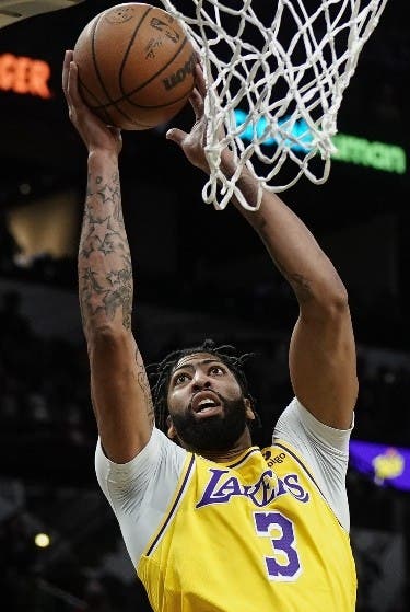 Sin LeBron,  Lakers  doblegan a los Spurs