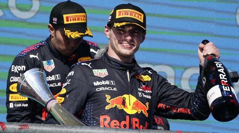 Verstappen aumenta su ventaja en F-1