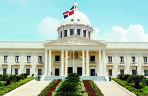 Abinader recibe comisión observatorio políticas migratorias