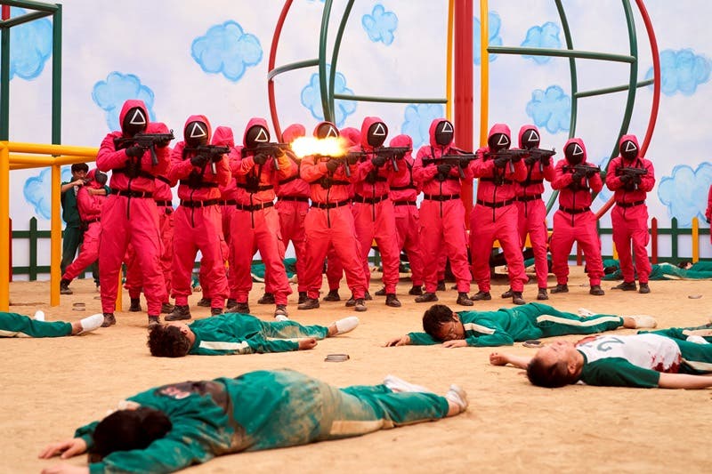 Fotografía cedida por Netflix de una escena del tercer episodio de la primera temporada de la serie coreana "Squid Game" (El Juego del Calamar). Netflix anunció este martes unos beneficios que duplican los conseguidos en el mismo período del año pasado, impulsado por el mejor estreno de su historia, la serie coreana "Squid Game" (El Juego del Calamar). EFE / Netflix / Noh Juhan / SOLO USO EDITORIAL / SOLO DISPONIBLE BYA ILUSTRAR LA NOTICIA QUE ACOMPAÑA (CREDITO OBLIGATORIO)