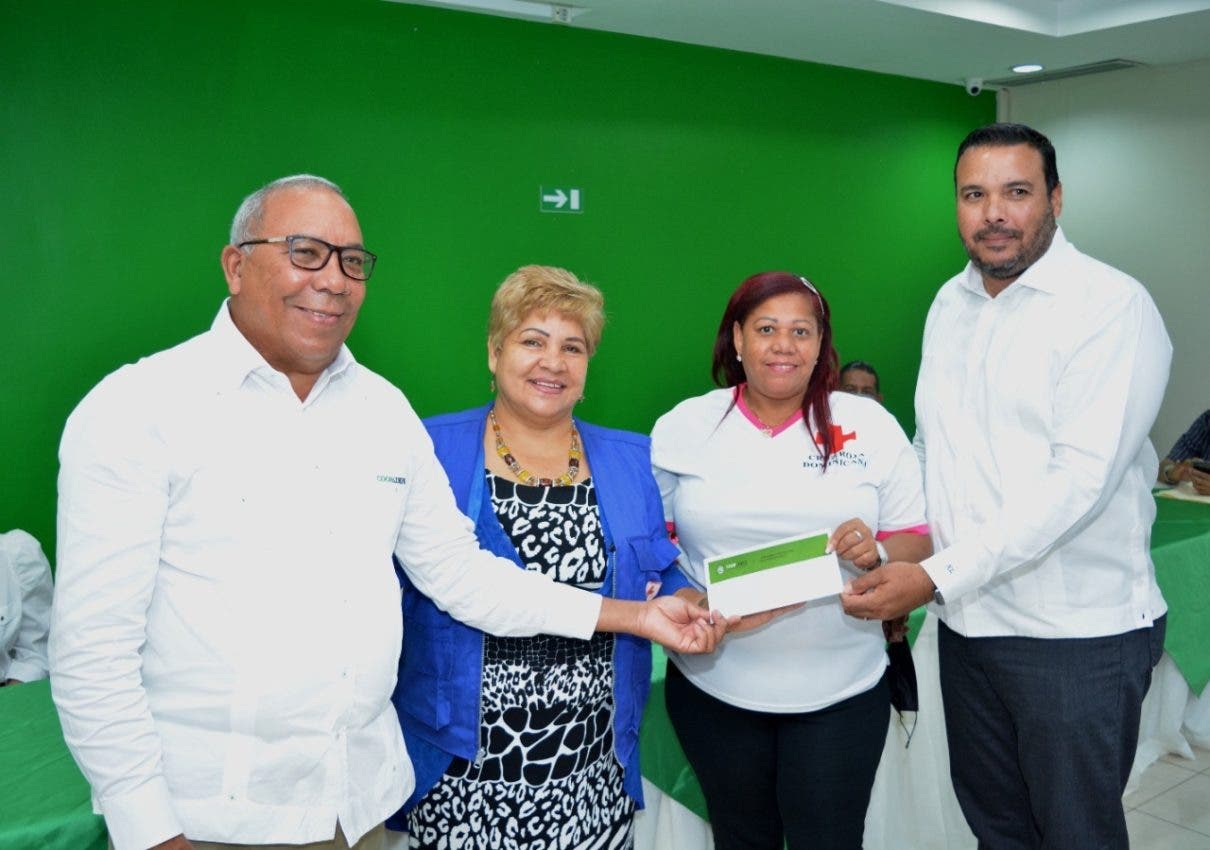 Coopadepe dona más de 1 millón pesos a instituciones de servicios