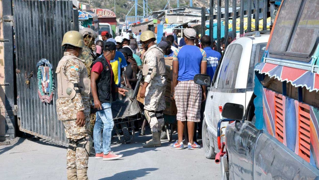 Los haitianos deben permanecer en su territorio