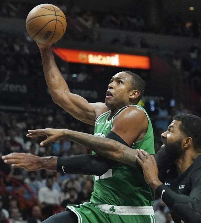 Lakers  naufragan otra vez ante los Thunder