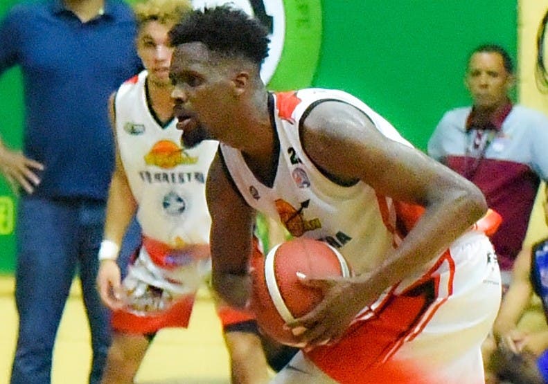 Juan Miguel lidera club San Sebastián