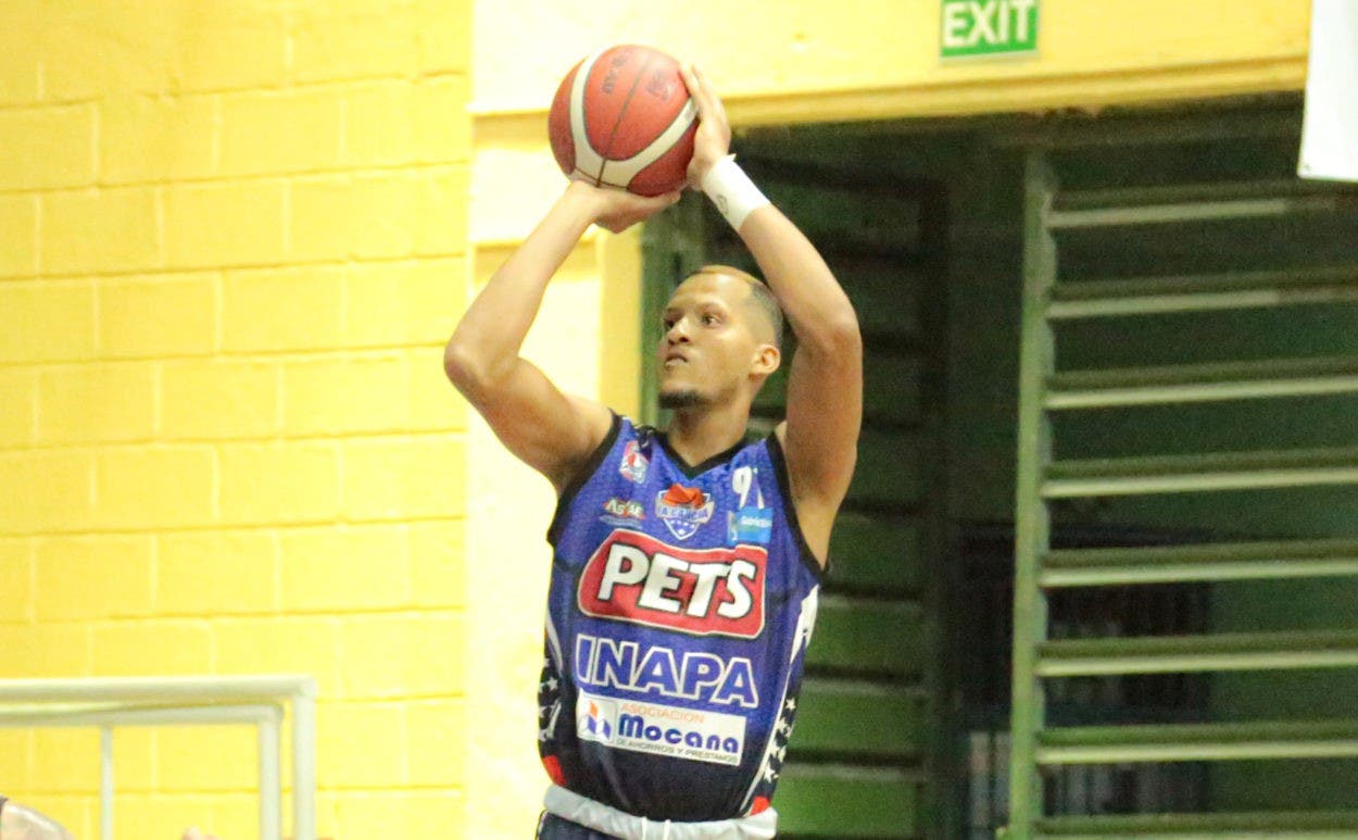 Andy Pérez encesta 30 puntos
