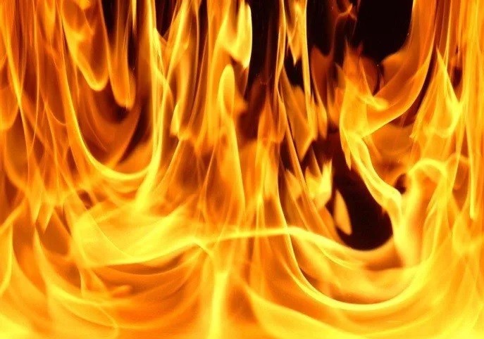 Fuego en Alto Manhattan deja 19 personas heridas