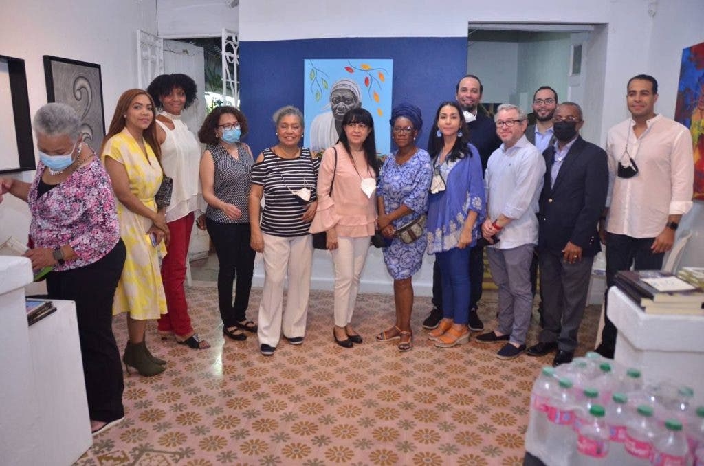 Comitiva del PLD asiste a la exposición por el centenario de Mamá Tingó, la cual estuvo integrada por, José Dantés Díaz, del Comité Político del PLD, Claudia Rita Abreu, de Igualdad y Equidad de Género, del Secretario de Economía, Guarocuya Félix, el Secretario de la Juventud, Michael Matos.