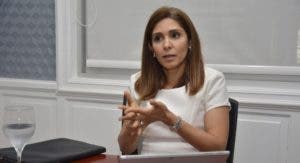 Barrick dice trabaja en reasentamientos