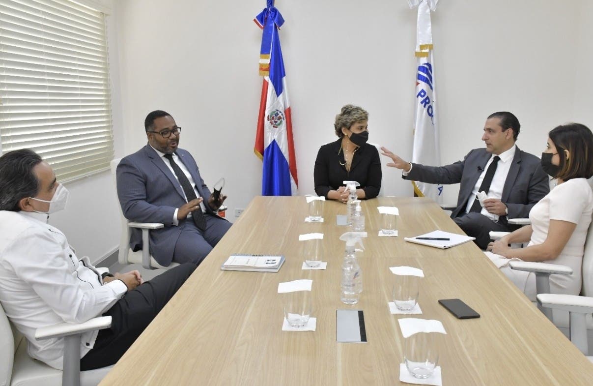 Propone actualizar ley procompetencia