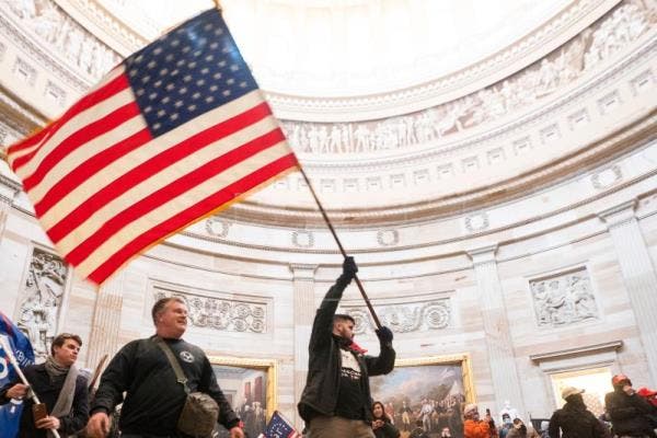 2021, el año en el que el negacionismo tomó las armas