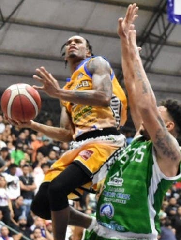 Los Rebeldes ganan primero