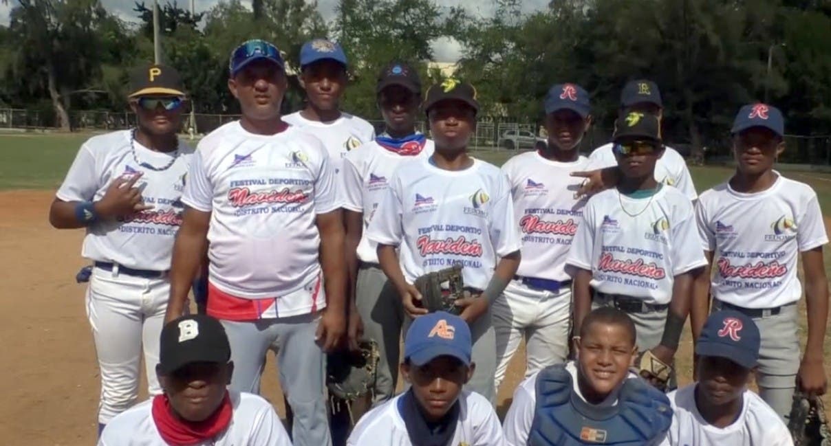 Los Robles, campeones del béisbol  Festival Navideño