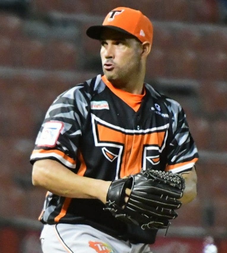 Raúl Valdés llega a 50 victorias