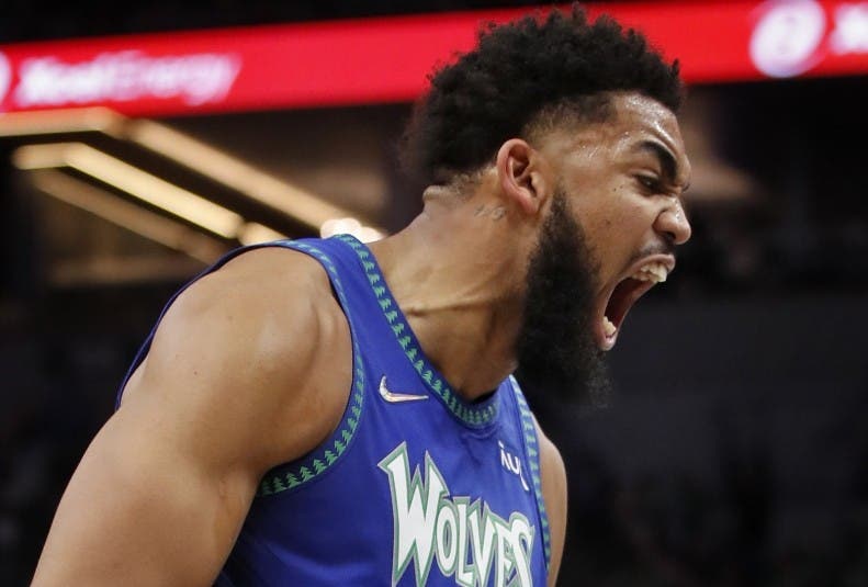 Karl Towns vuelve a liderar triunfo Wolves