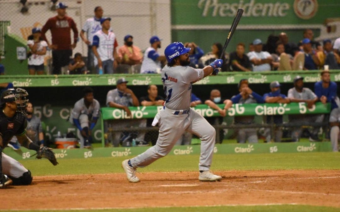 Licey escala el segundo lugar al ganarle a las Estrellas