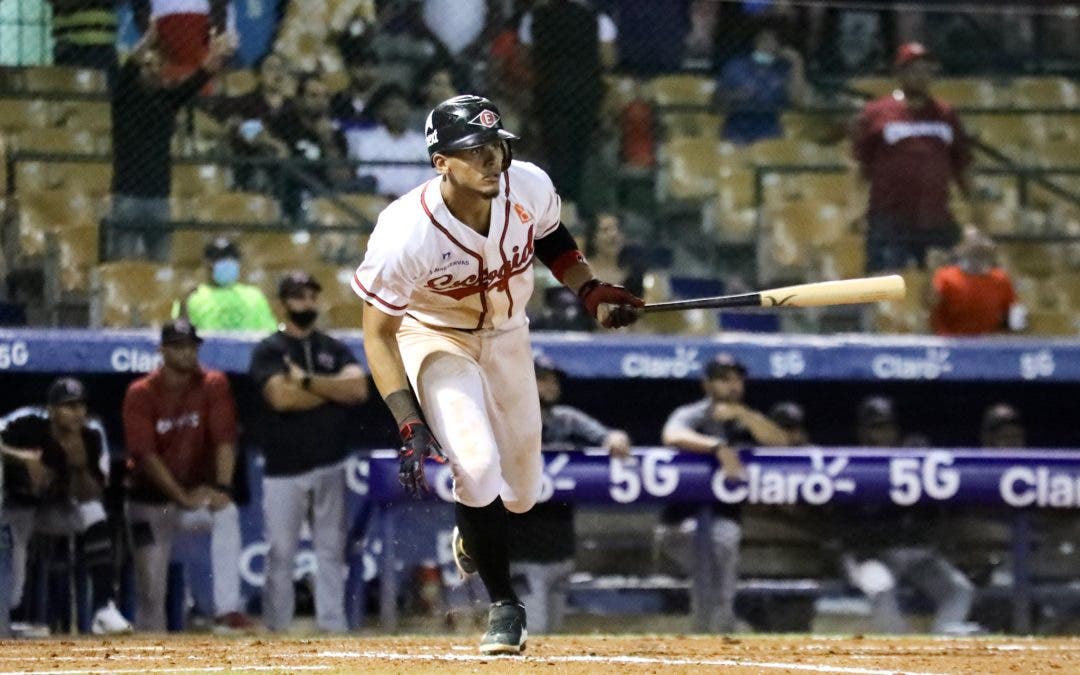 Leones dejan en el terreno a Gigantes con hit de Erick González