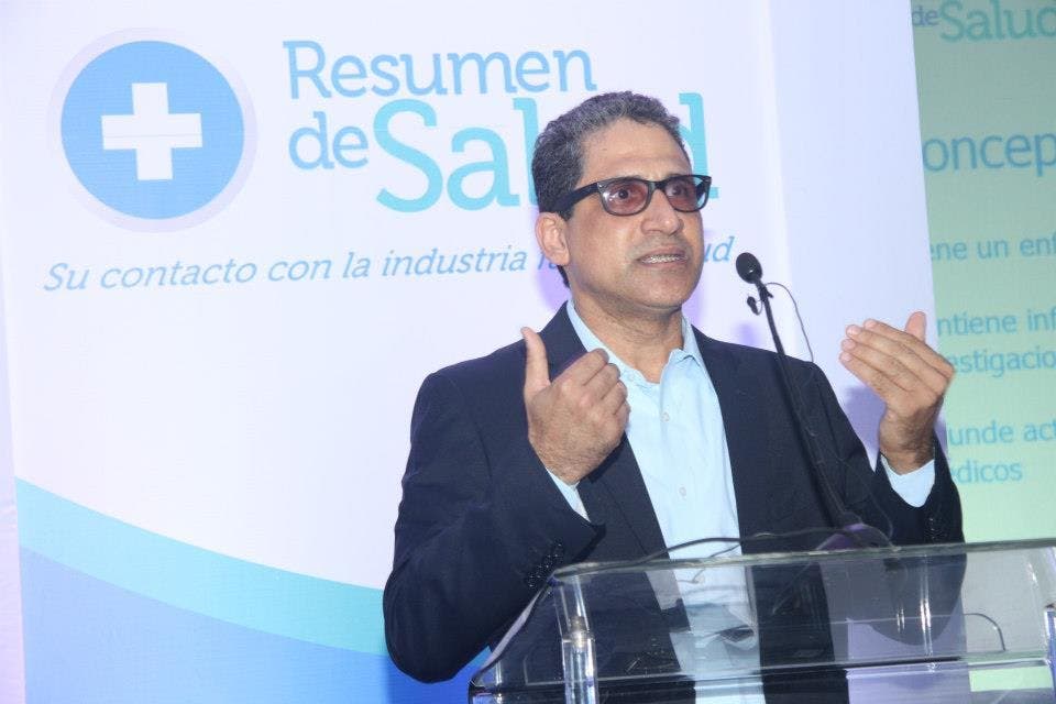 Anuncian agenda de congresos médicos