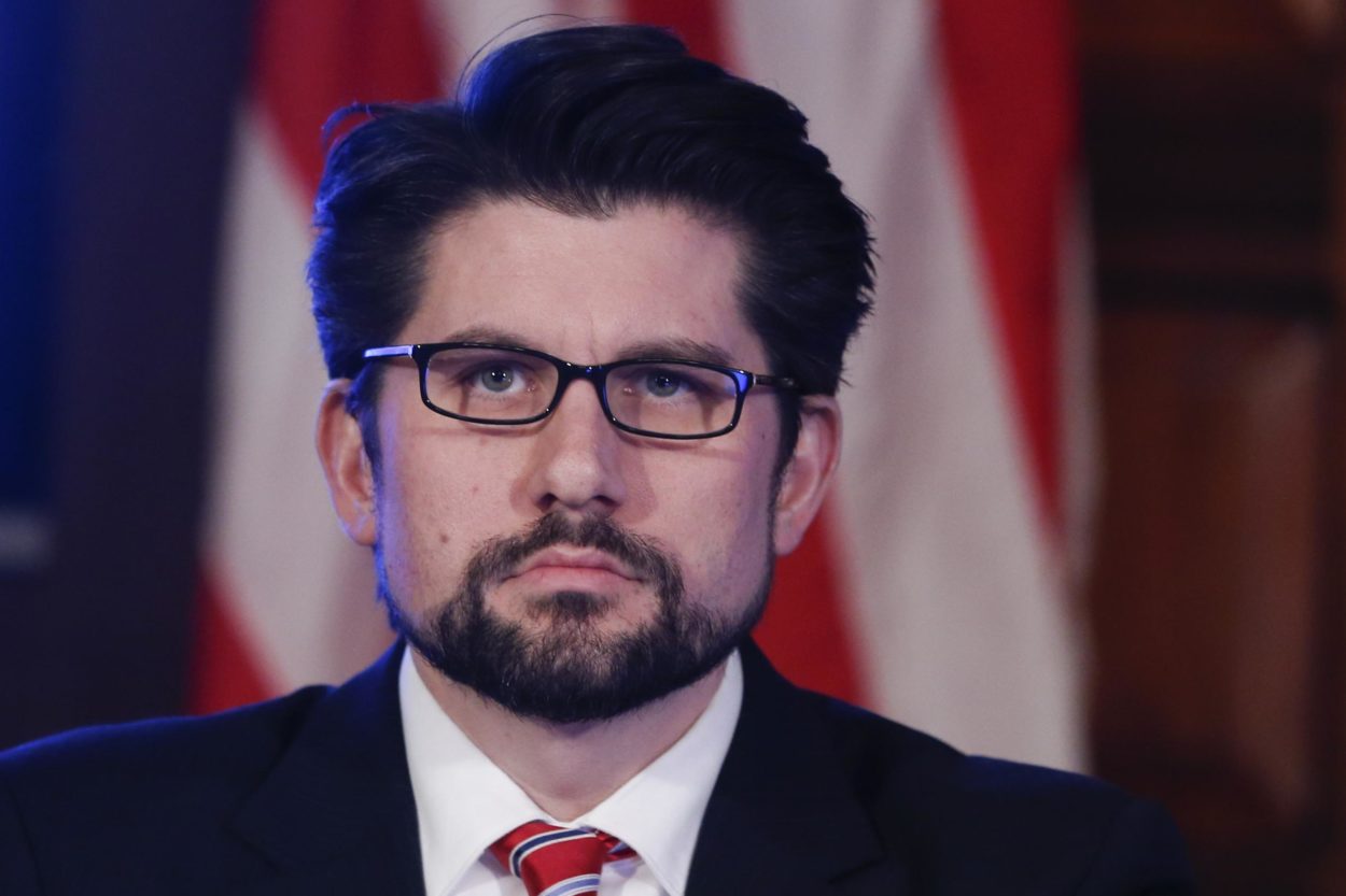 Renuncia el director universitario de NY, cercano a Cuomo