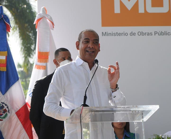 Abinader inaugura puente Los Caños sobre el río Maimón