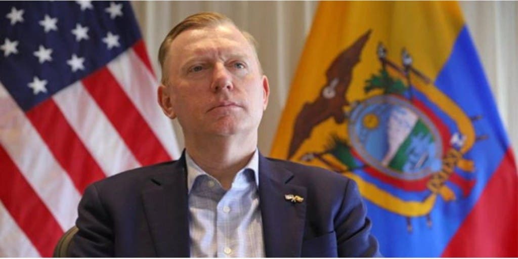 El embajador de EU en Ecuador, Michael Fitzpatrick, afirmó que su país le retiró las visas a generales ecuatoriano vinculados con el narcotráfico