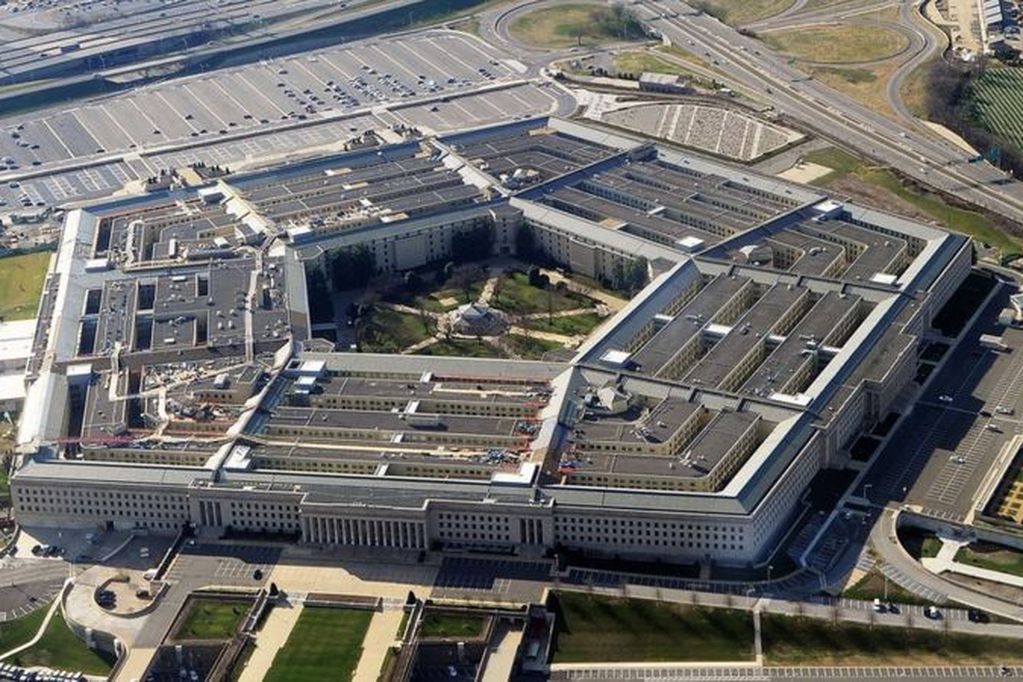 Fuerza Aérea de EEUU despide a 27 por rechazar vacuna