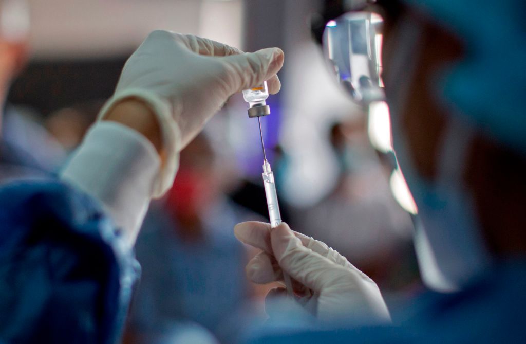 OMS considera vacunación obligatoria debe ser el «último recurso»