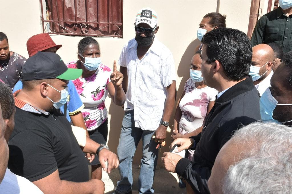Arnaud promete agua en cantidad y calidad al barrio Las Flores, SPM